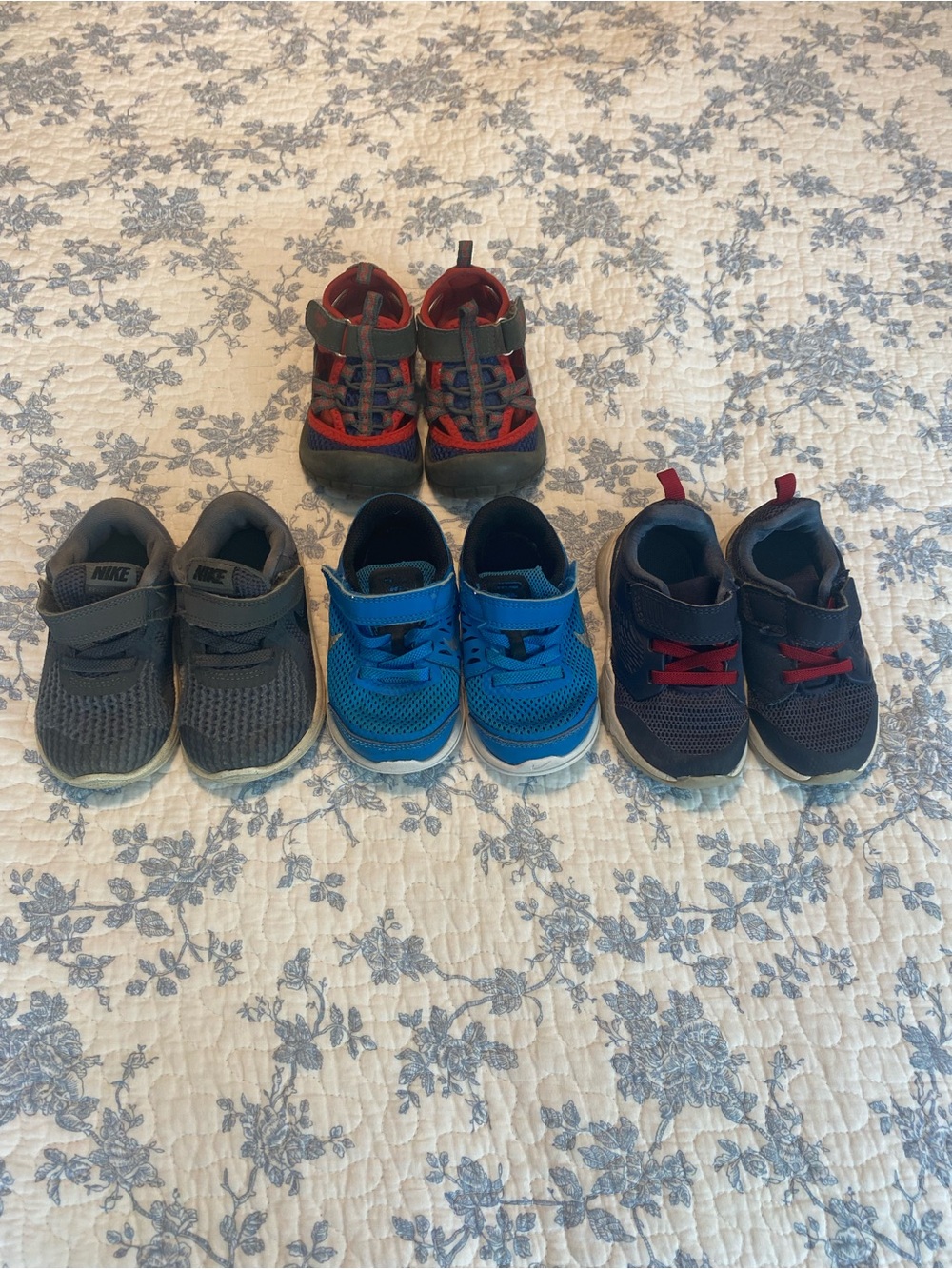 Toddler Boy Tennis Shoe Sneaker Size 5/6 Bundle Nike, Cat&Jack